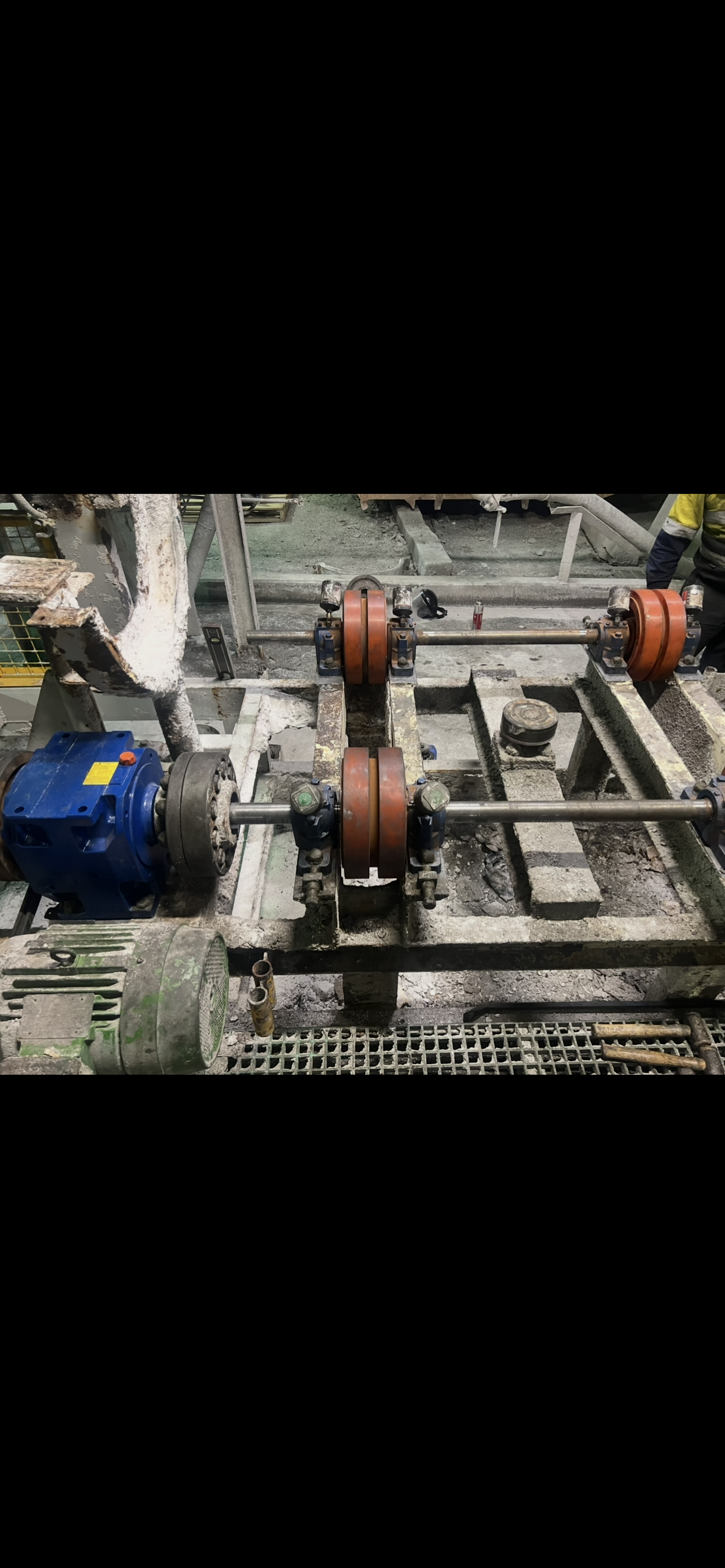 Bullrock Maintenance red pulley machinery